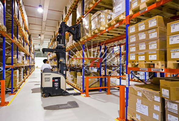 Xe nâng là gì? Lợi ích mà xe nâng mang lại cho ngành công nghiệp, sản xuất và logistic ra sao? 2  xe nâng là gì