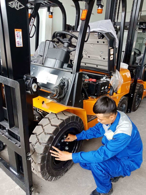 Vì sao nên lựa chọn dịch vụ sửa chữa Xe Nâng Phúc Bi? 1 Vì sao nên lựa chọn dịch vụ sửa chữa Xe Nâng Phúc Bi?