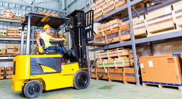 Xe nâng điện không lùi được – Nguyên nhân và cách khắc phục 1 Xe nâng điện không lùi được – Nguyên nhân và cách khắc phục