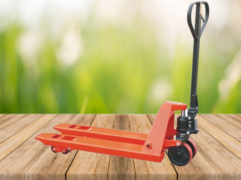 Lợi ích khi sử dụng xe nâng nhỏ mà bạn nên biết 3 Lưu ý khi mua xe nâng nhỏ