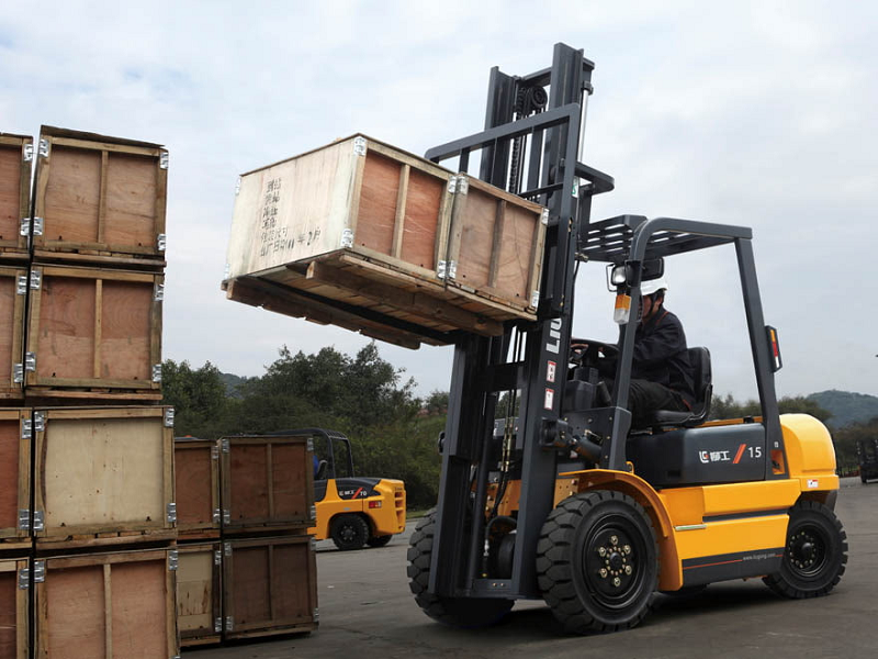 Những lý do dẫn đến xe nâng chạy yếu