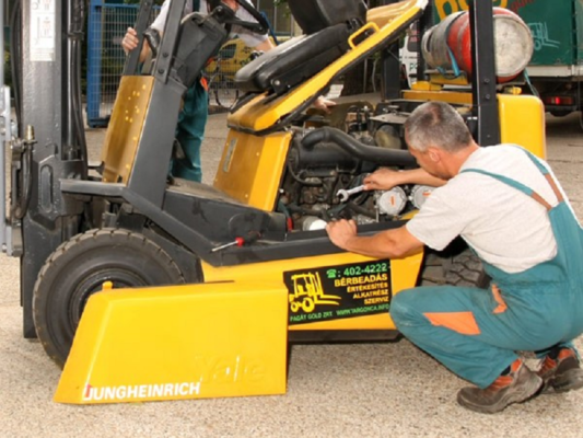 Xe nâng sử dụng nhớt gì - Cách thay nhớt xe nâng đơn giản nhất