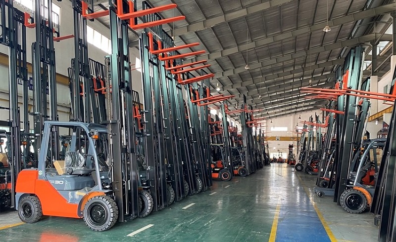 Xe nâng hàng cũ giá rẻ có những ưu và nhược điểm nào? 2 Xe nâng hàng cũ giá rẻ có những ưu và nhược điểm nào?