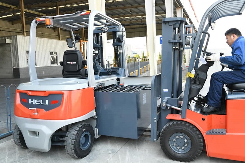 Hướng dẫn quy trình vận hành xe nâng điện đúng tiêu chuẩn