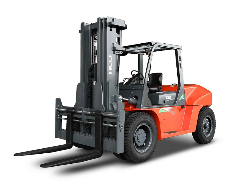 So sánh xe nâng điện và xe nâng dầu từ A đến Z 