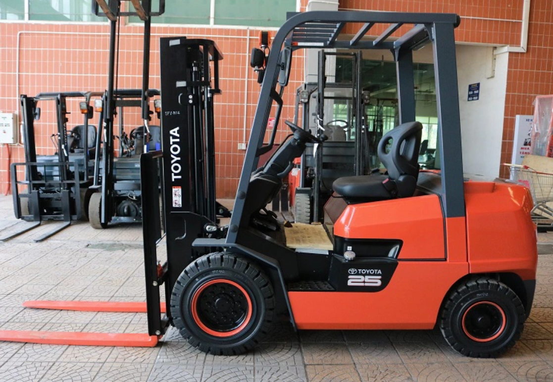 Những lợi ích khi chọn mua xe nâng Toyota chính hãng 2 Những lợi ích khi chọn mua xe nâng Toyota chính hãng