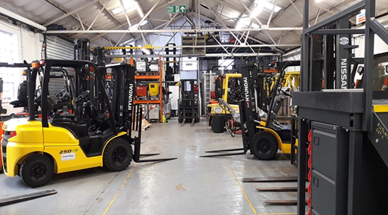 Cần lưu ý gì khi sửa xe nâng hàng? 2 Cần lưu ý gì khi sửa xe nâng hàng?