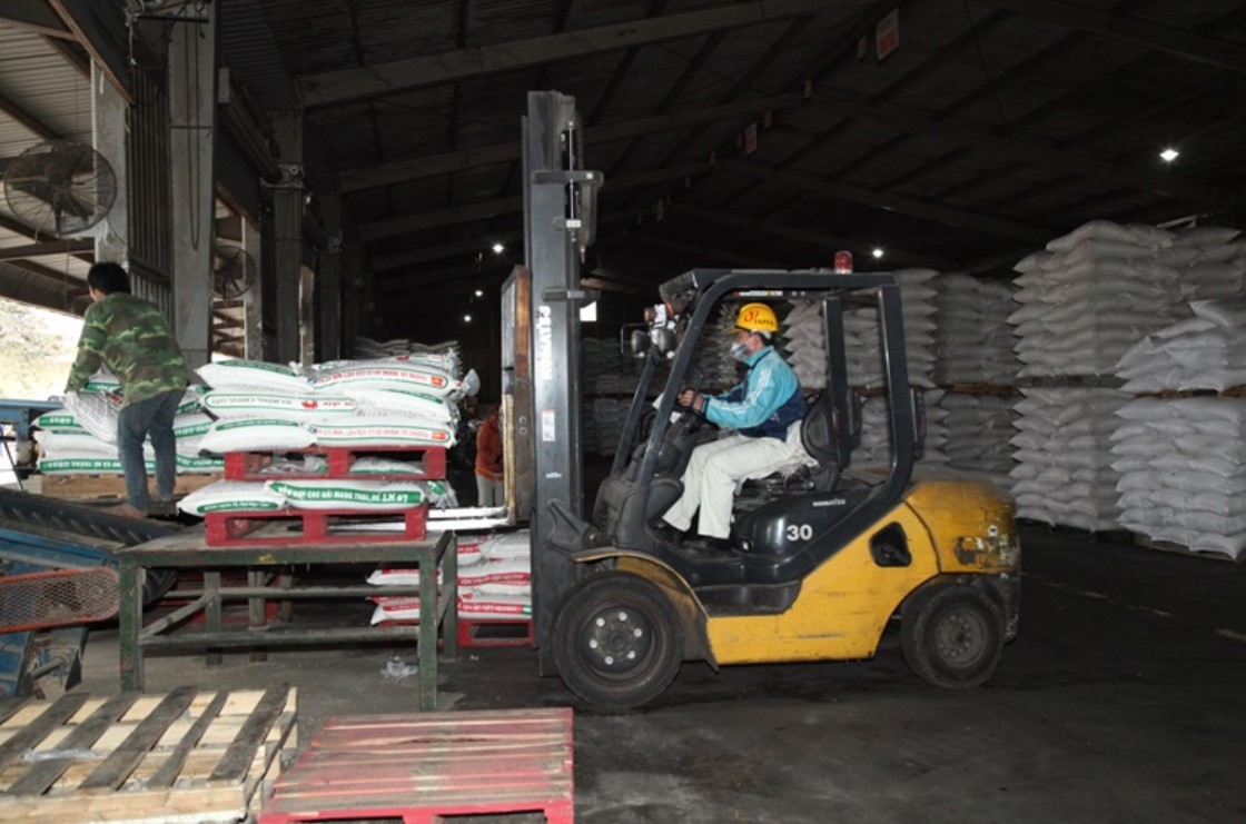 Giải đáp thắc mắc xe nâng có được tham gia giao thông không? 3 Xe nâng có được tham gia giao thông không?