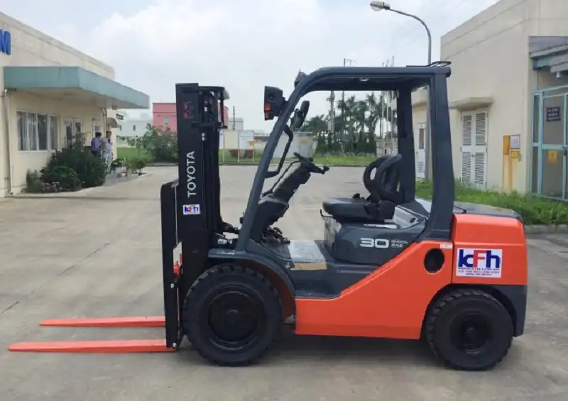 Địa chỉ bán xe nâng Toyota chính hãng uy tín và giá cực hấp dẫn 2 Những ưu điểm và nhược điểm khi mua xe nâng Toyota cũ