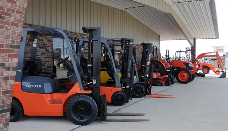 Dịch vụ cho thuê xe nâng TPHCM giá rẻ và uy tín tại Xe Nâng Phúc Bi