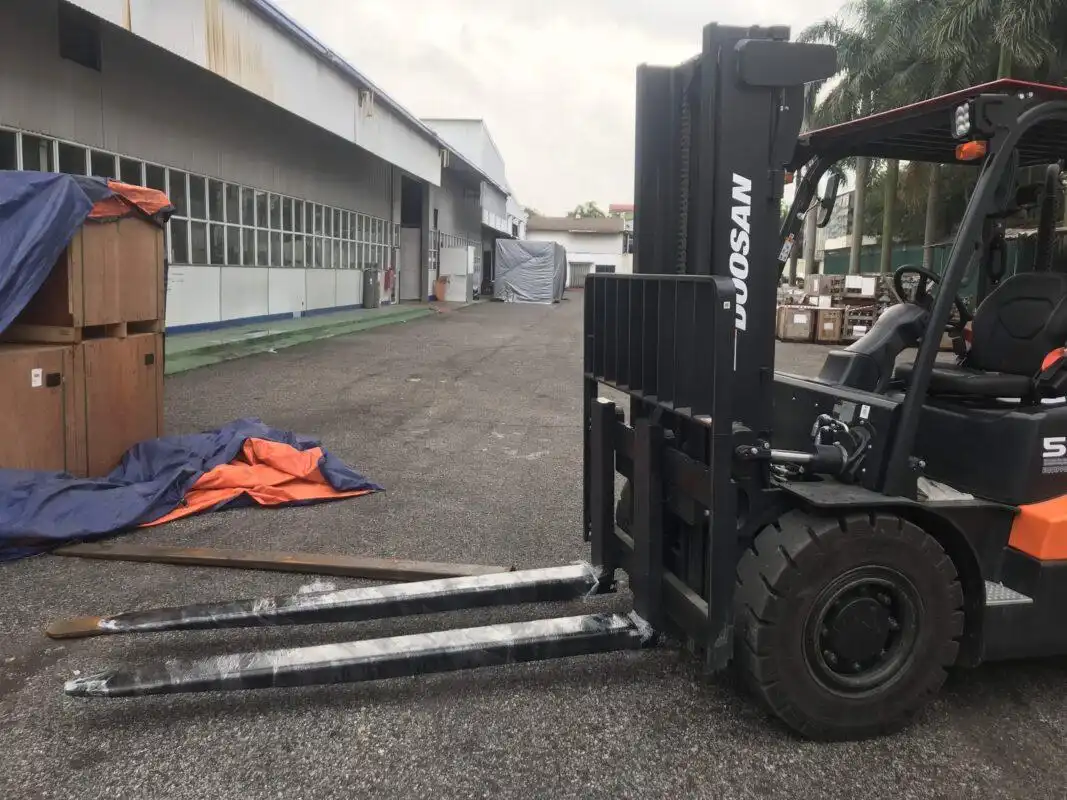 Những lưu ý trước khi tìm đơn vị bán càng xe nâng