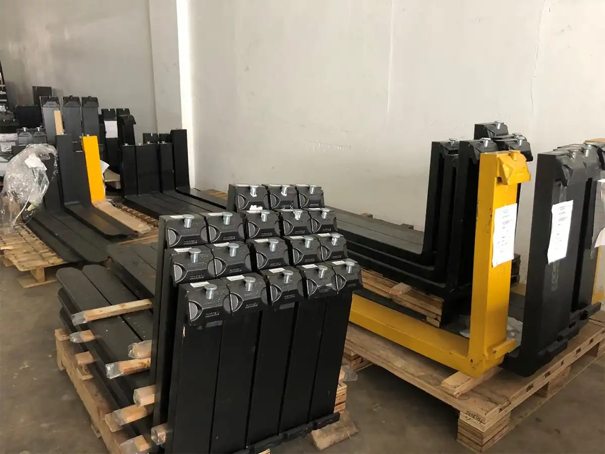 Những lưu ý khi tìm mua càng xe nâng cũ