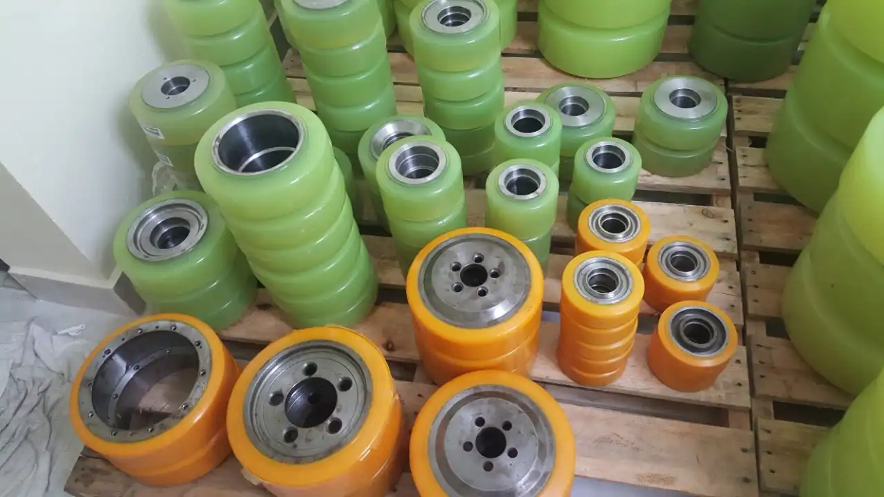 Bánh xe nâng điện là gì? Có những loại bánh xe nâng điện phổ biến nào? 3 Sự khác nhau của bánh xe nâng điện PU và bánh xe nâng điện cao su