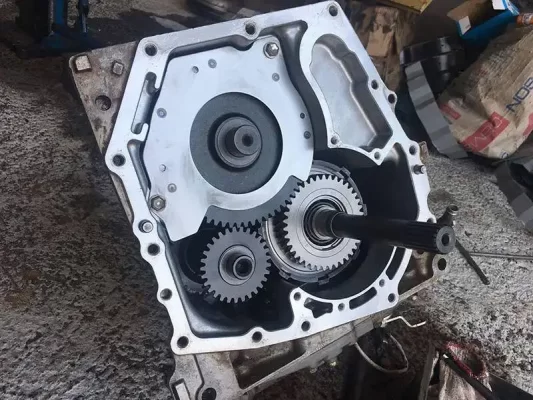 Vai trò của hộp số xe nâng Komatsu