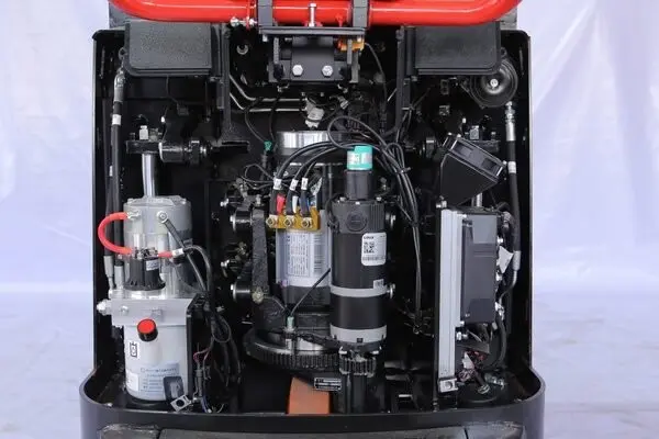 Ưu điểm của động cơ xe nâng điện