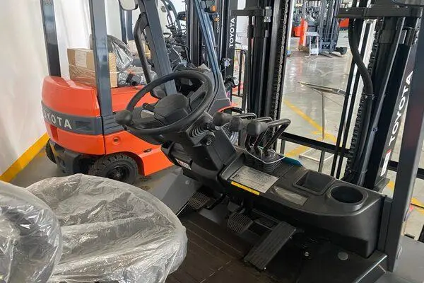 Cần điều khiển xe nâng