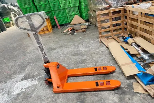 Địa chỉ mua xe nâng tay chính hãng, uy tín