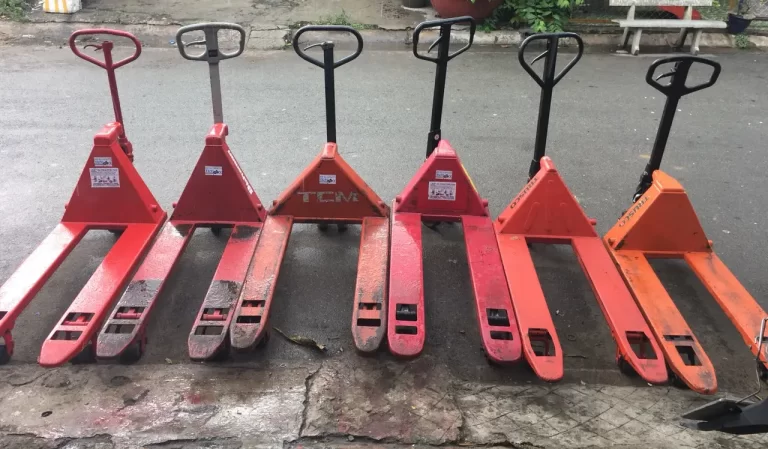 Những Sai Lầm Thường Gặp Khi Sử Dụng Xe Nâng Tay