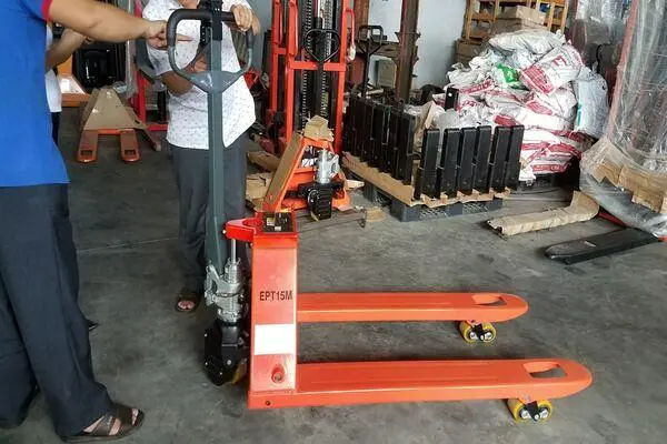 Phúc Bi chuyên bảo trì, sửa chữa xe nâng tay