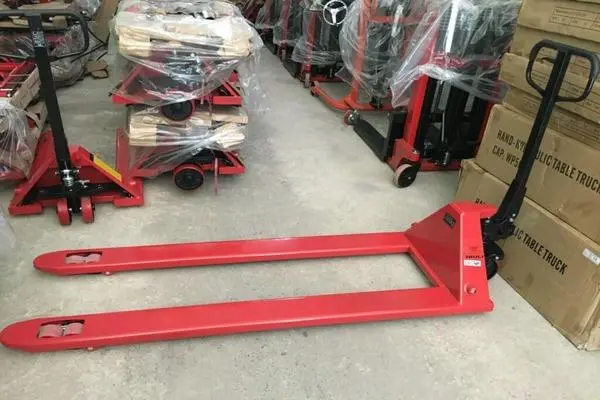 Xe nâng không lên hoặc lên xuống khó khăn