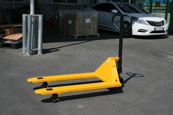 Lợi Ích Kinh Tế Khi Sử Dụng Xe Nâng Tay Đúng Cách 2 Tối ưu hoá không gian kho bãi