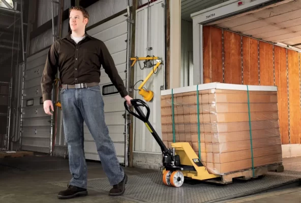 Làm Thế Nào Để Chọn Đúng Model Xe Nâng Tay?