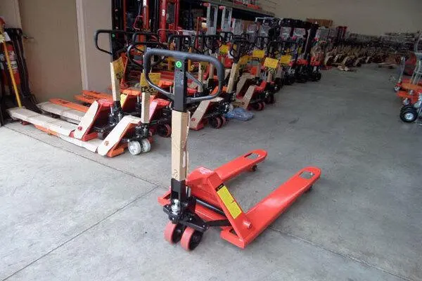 Khi Nào Nên Sử Dụng Xe Nâng Tay Trong Quá Trình Làm Việc 3 Xe nâng tay cao