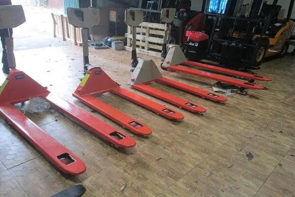 Khi Nào Nên Sử Dụng Xe Nâng Tay Trong Quá Trình Làm Việc 4 Xe nâng tay đặc biệt