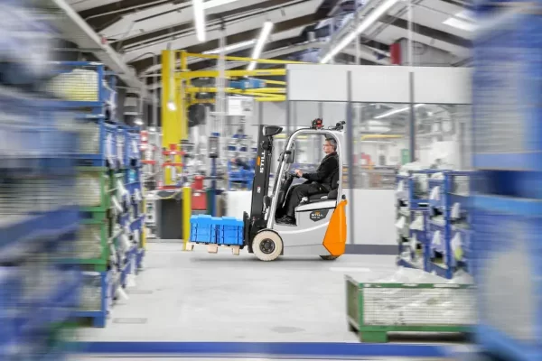 Công Nghệ Điện Tự Động Trong Xe Nâng - Xu Hướng Đổi Mới Ngành Công Nghiệp Vận Hành