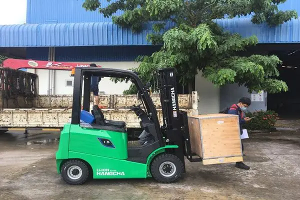 Đặc Điểm và Ưu Nhược Điểm của Xe Nâng Điện 2 Dễ dàng vận hành