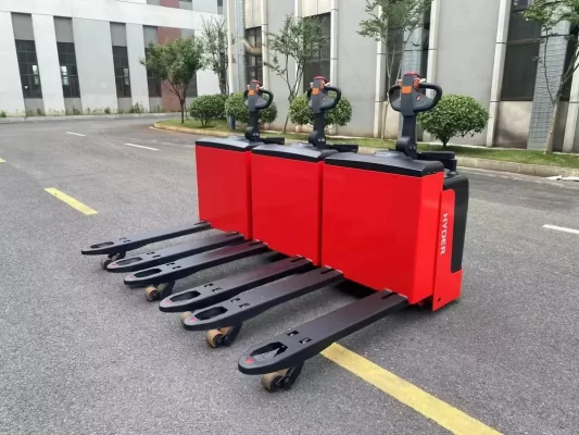 Làm Sao Để Lựa Chọn Được Xe Nâng Điện Chất Lượng 2025 2 Xe nâng điện đứng lái