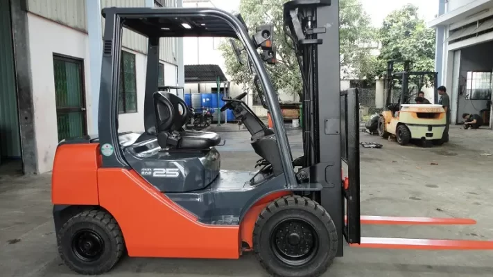 05 Lỗi Thông Thường Khi Mua Xe Nâng Điện 3 Không Tính Toán Chi Phí Vận Hành và Bảo Trì