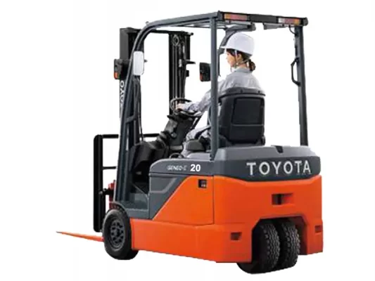Xe nâng dầu 2 tấn giá rẻ uy tín – Lựa chọn tốt nhất cho doanh nghiệp nhỏ 4 Xe nâng Toyota 2 tấn