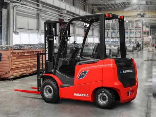 Xe nâng điện mini cho xưởng nhỏ: Giải pháp nâng hạ tối ưu cho doanh nghiệp ngành nhựa, cơ khí 2 Xe nâng điện mini chính là giải pháp lý tưởng bởi những lý do sau