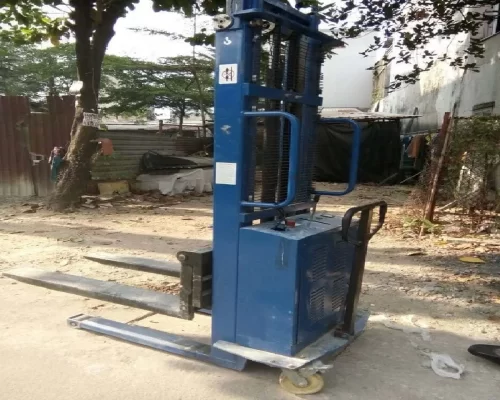 Xe nâng bán tự động tiết kiệm điện chính hãng – Giải pháp tối ưu cho doanh nghiệp nhỏ