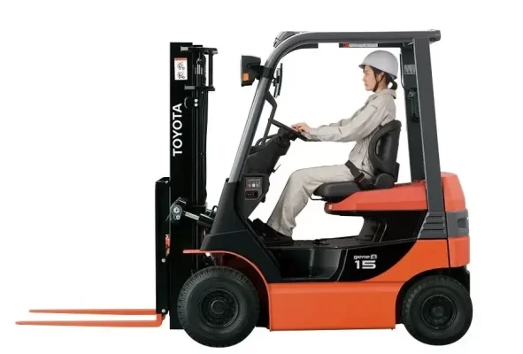 Xe nâng điện cho xưởng bao bì carton và kho thành phẩm – Cách chọn đúng để tránh hư hỏng và lãng phí 3 Xe nâng điện ngồi lái – phù hợp xưởng diện tích lớn